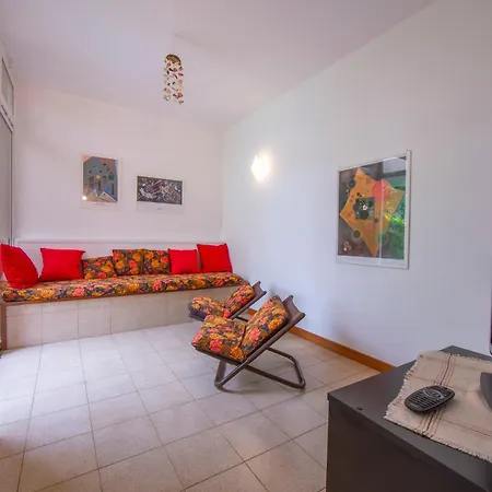 Apartment Rododendro Rosso - Happy Ispra