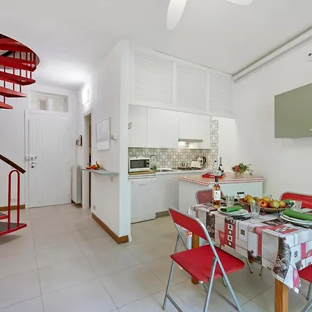 Apartment Rododendro Rosso: Duplex With Pool, Tennis And Bbq - Happy Ispra