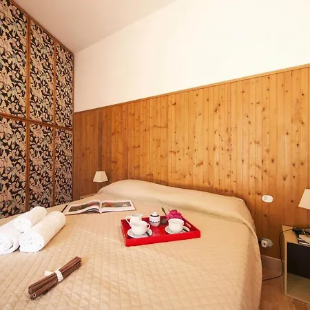Apartment Rododendro Rosso: Duplex With Pool, Tennis And Bbq - Happy *