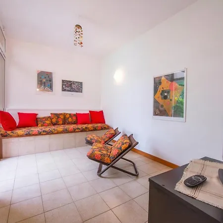 Rododendro Rosso: Duplex With Pool, Tennis And Bbq - Happy Apartment Ispra