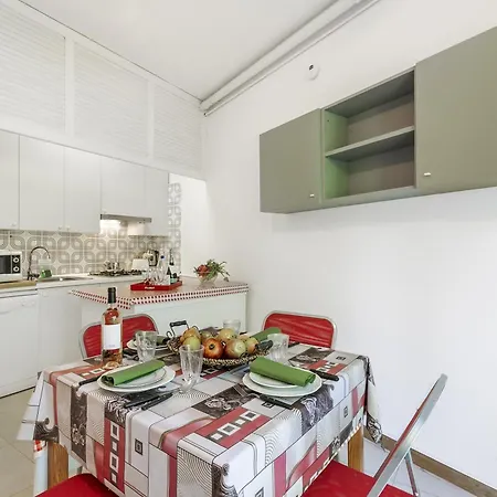 Apartment Rododendro Rosso: Duplex With Pool, Tennis And Bbq - Happy