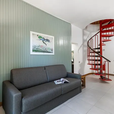 Rododendro Rosso: Duplex With Pool, Tennis And Bbq - Happy