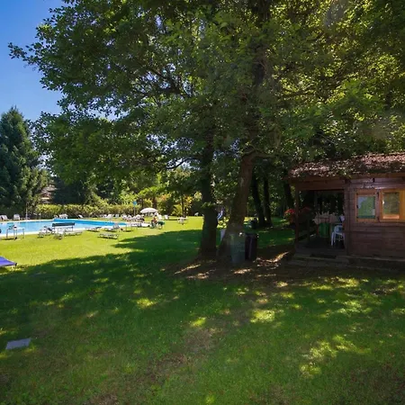 Apartment Rododendro Rosso: Duplex With Pool, Tennis And Bbq - Happy
