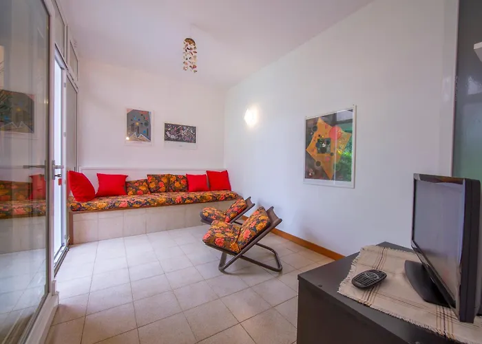 아파트 Rododendro Rosso - Happy 이스프라