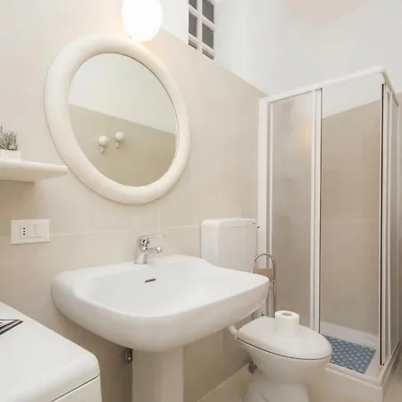 Rododendro Rosso - Happy Apartament Ispra