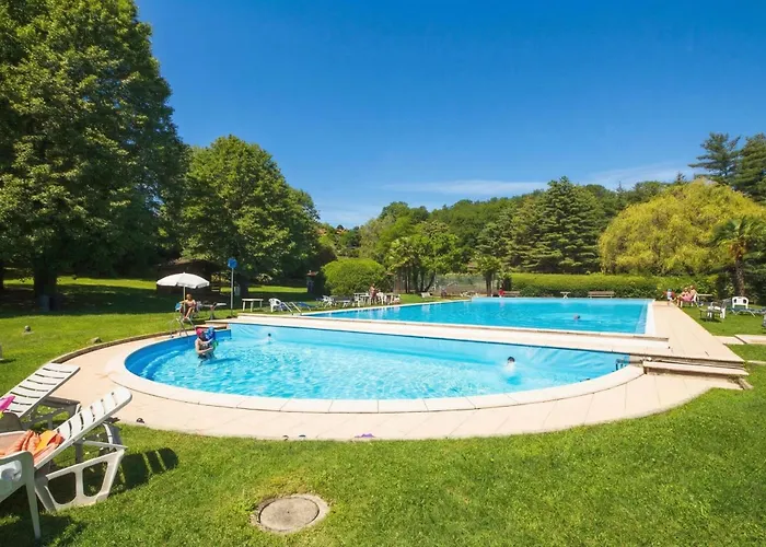 Rododendro Rosso - Happy Apartament Ispra