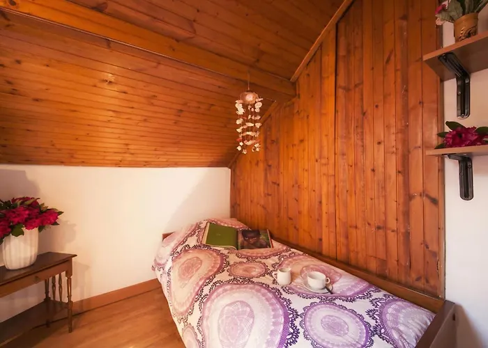 Rododendro Rosso - Happy Apartament Ispra