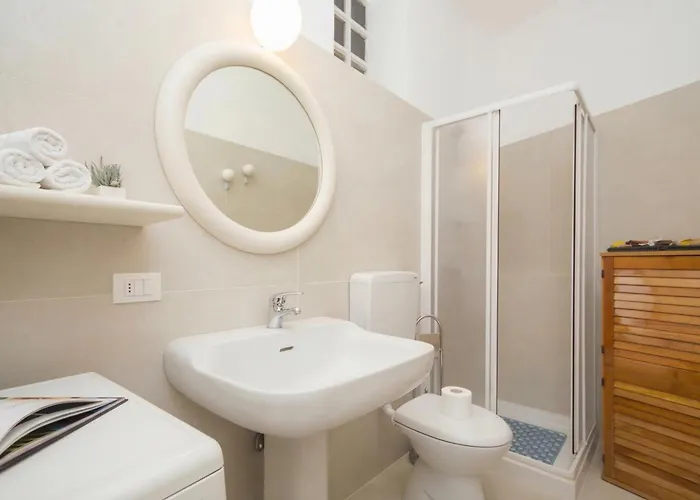 Rododendro Rosso - Happy Apartament Ispra